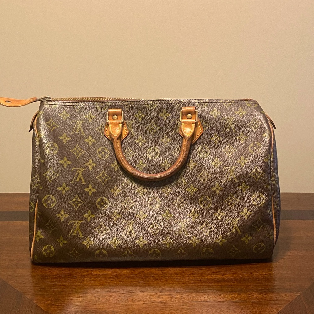Louis Vuitton Speedy 35 handbag. Comes with dust bag